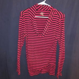 Cute black and pink striped old navy scooped neck